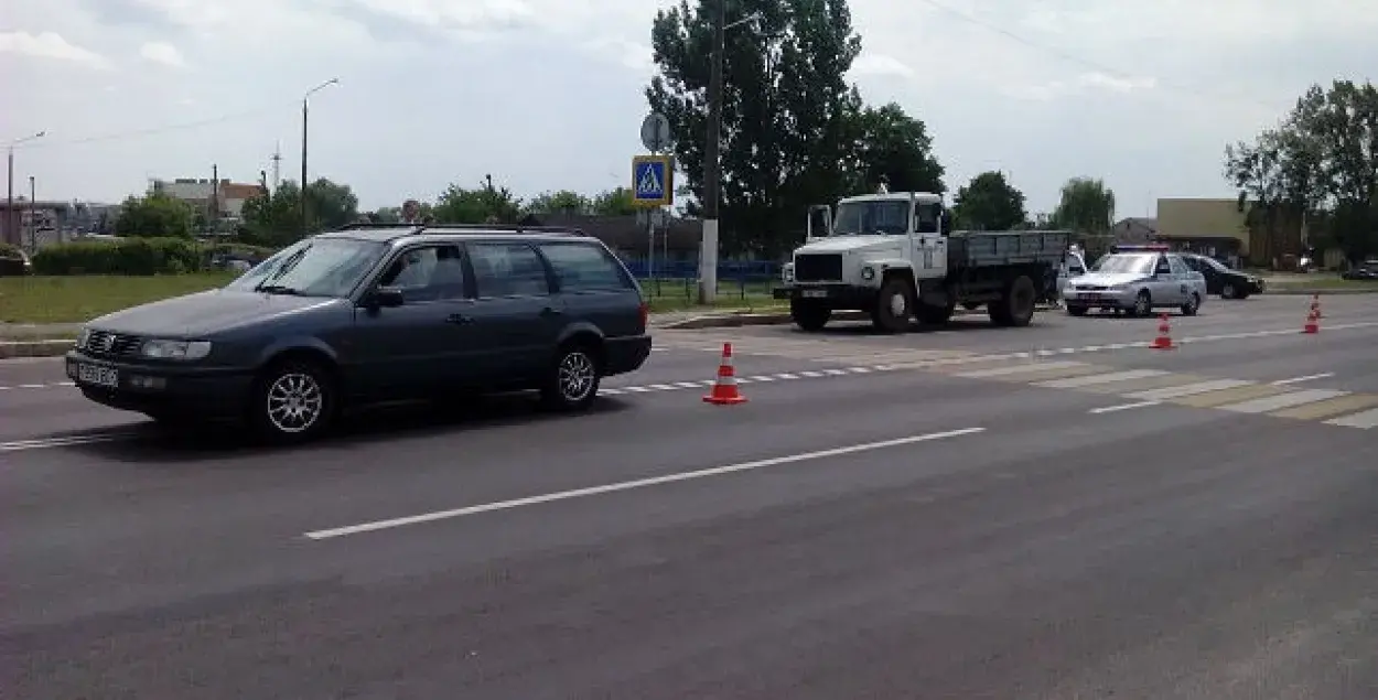 У Мазыры "Фальксваген" збіў на пераходзе 14-гадовую дзяўчынку