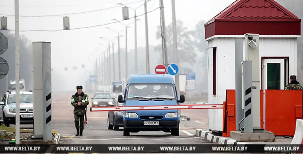 На беларуска-ўкраінскай мяжы спыняўся аўтарух у двух пунктах пропуску