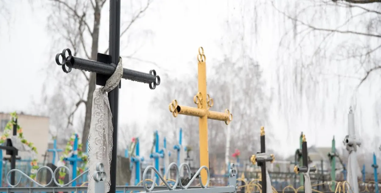 Беларусы складаюць сабе эпітафіі ў стылі Лукашэнкі