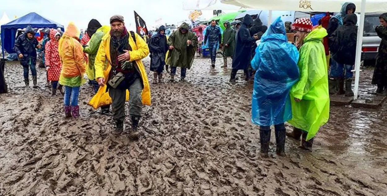 У Расіі музычны фестываль “Нашэсце” патануў у брудзе