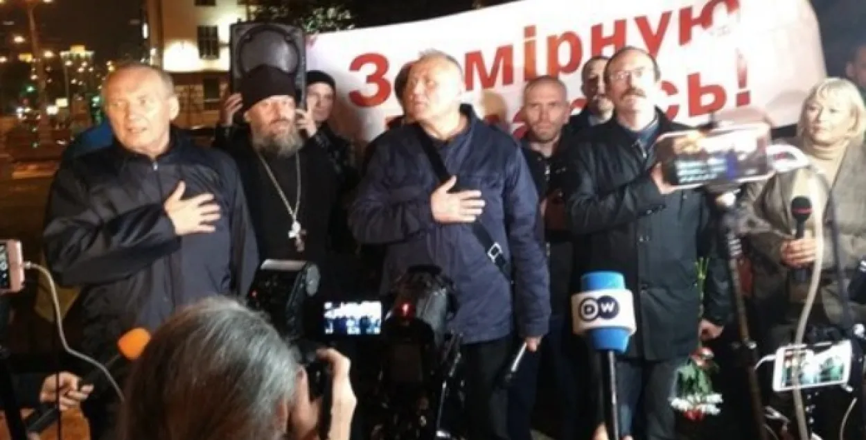 Uladzimir Nyaklyayeu (left) attending the rally on September 8. 