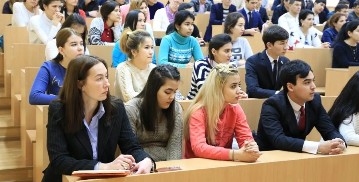 Сустрэча пасла Туркменістана ў Беларусі са студэнтамі БДПУ / фота bspu.by