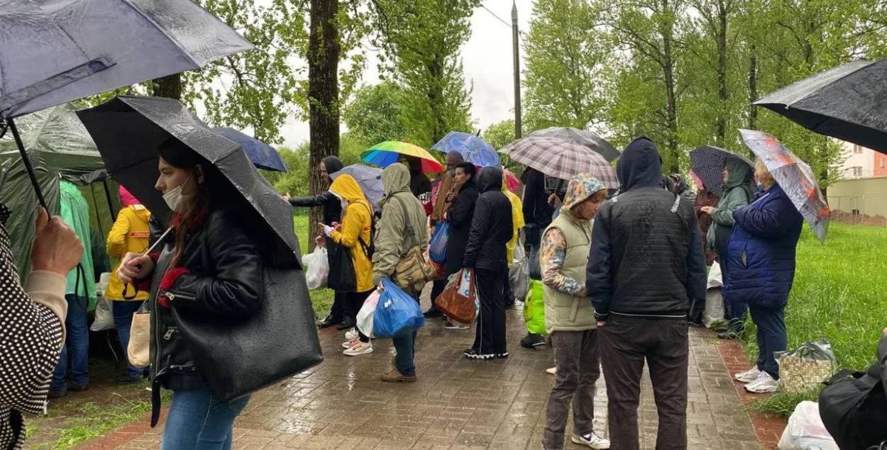 У чарзе ля ізалятара на Акрэсціна каля ста чалавек / Еўрарадыё​