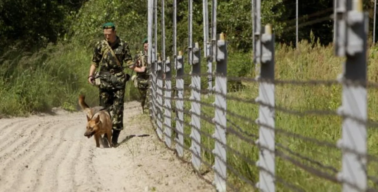 Нелегалы паказалі беларускім памежнікам ноутбук замест пашпартоў