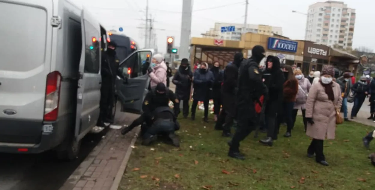 "Этот дед подошел и пнул бусик" — Пастернак о своем задержании на “Пушкинской”