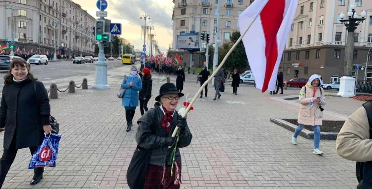 Лукашэнка: "Вы глядзіце толькі Ніну Багінскую не забірайце з плошчаў"