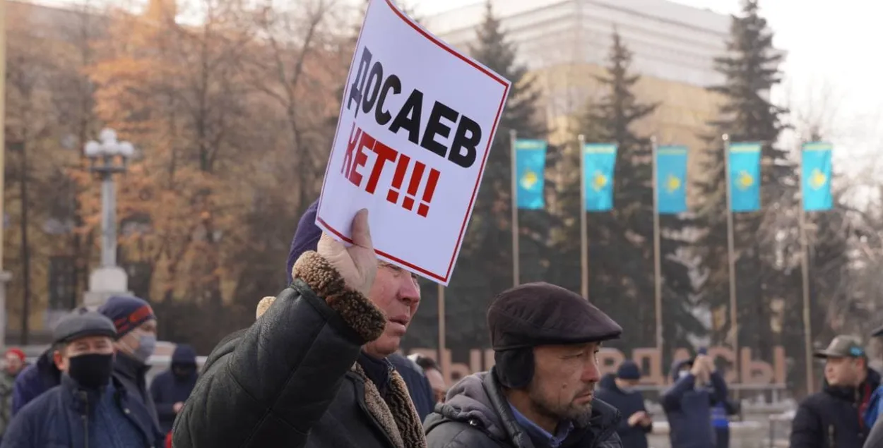 В Алматы митингующие требуют сделать должность акима выборной