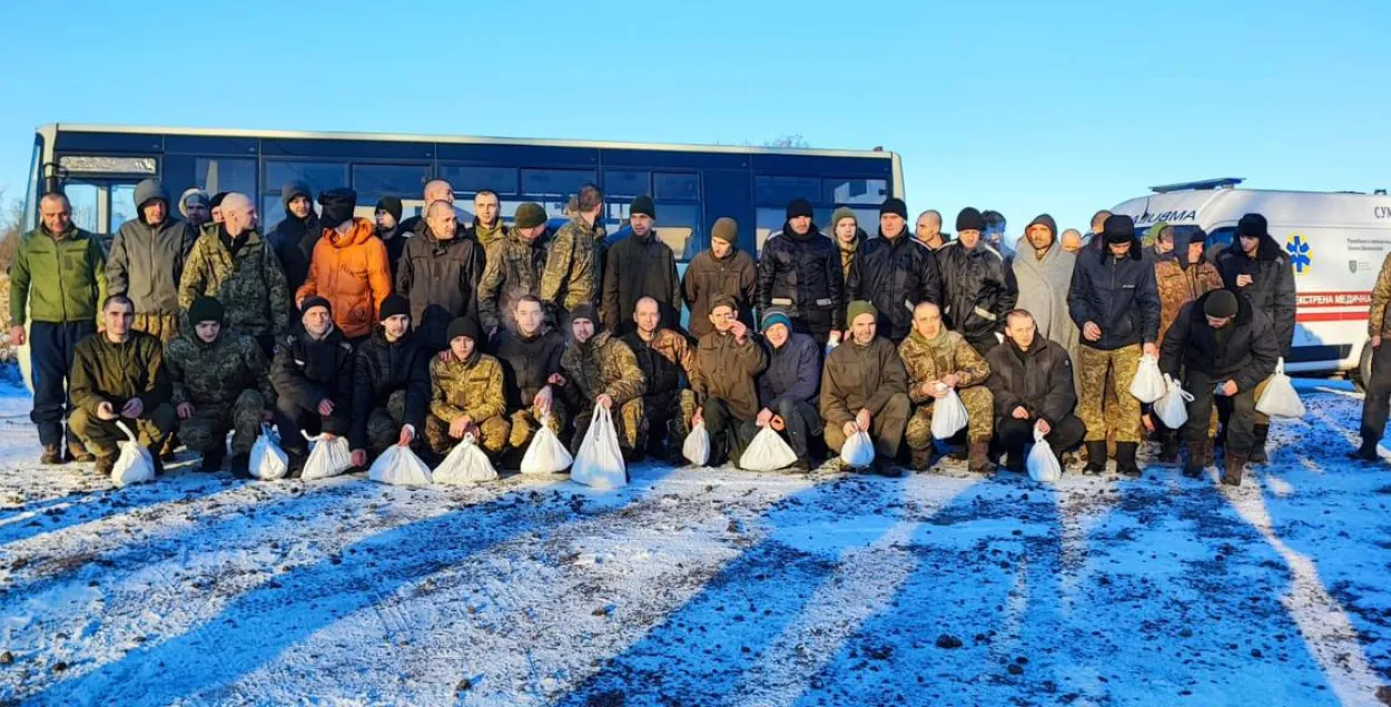 Домой вернулись 33 украинских офицера и 17 рядовых и сержантов
