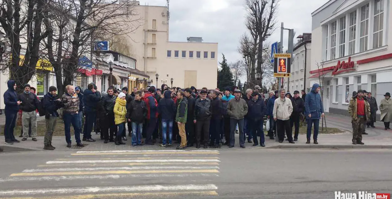 Акцыя “недармаедаў” у Пінску прайшла ў форме стыхійнага мітынгу 