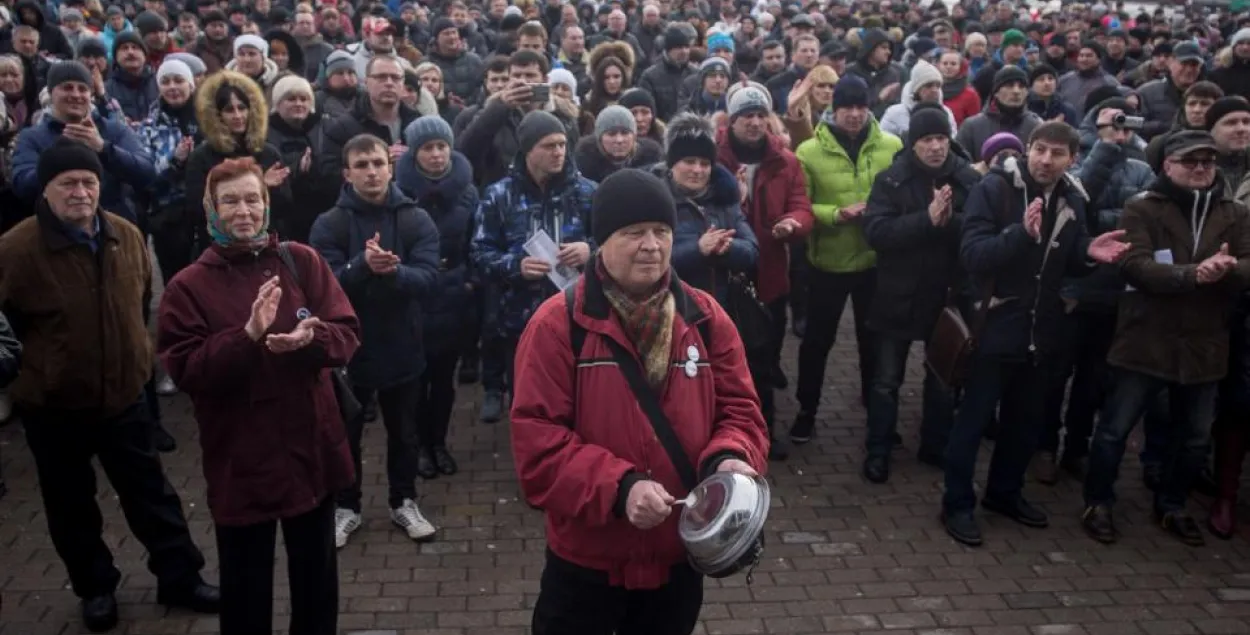 Як палітыкі дзялілі іпэшнікаў: дзве акцыі ў адзін час і адным месцы