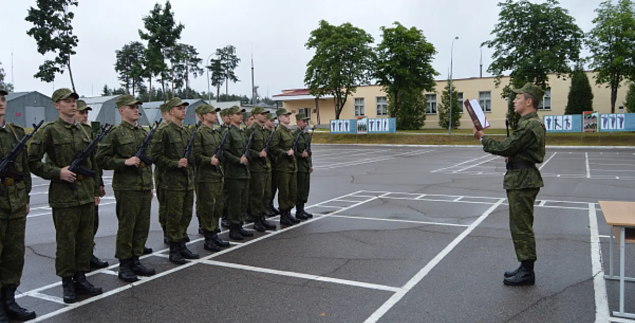 У вайсковых частках сёння праходзяць цырымоніі прысягі