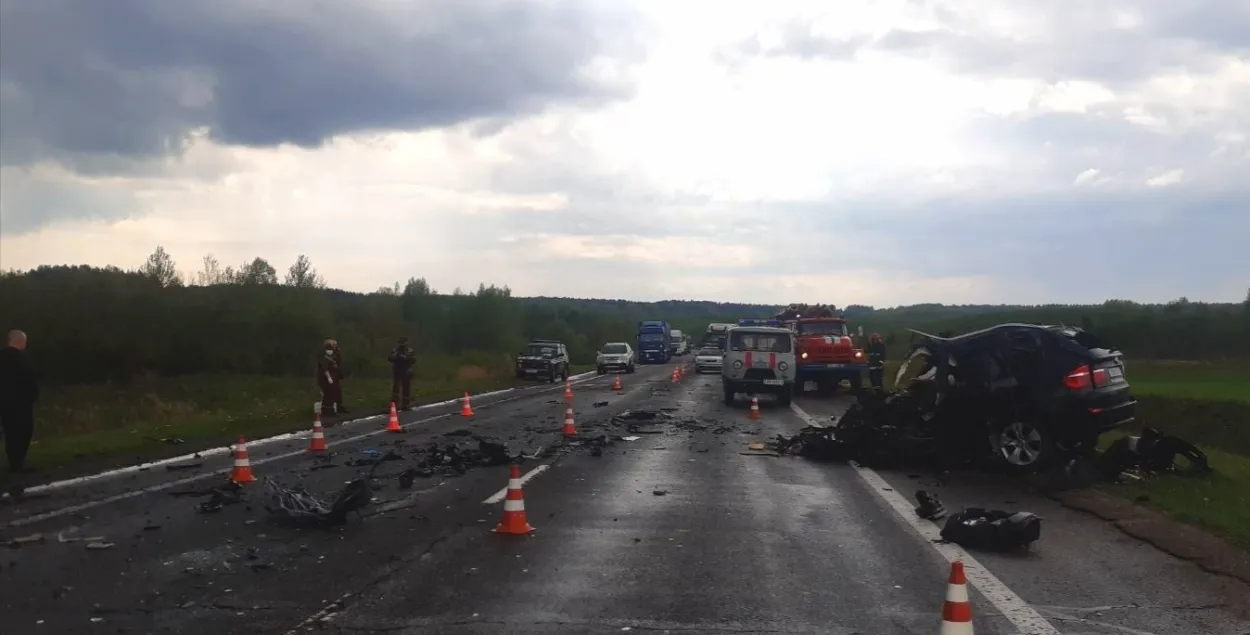 Пад Лепелем легкавік трапіў пад фуру, загінулі два чалавекі