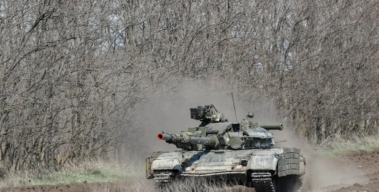 На Донбассе начался развод войск: объясняем, что это значит