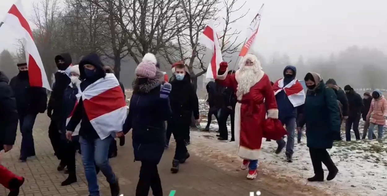 З Дзедам марозам і "аліўкамі": як прайшоў "Марш народнага трыбунала"