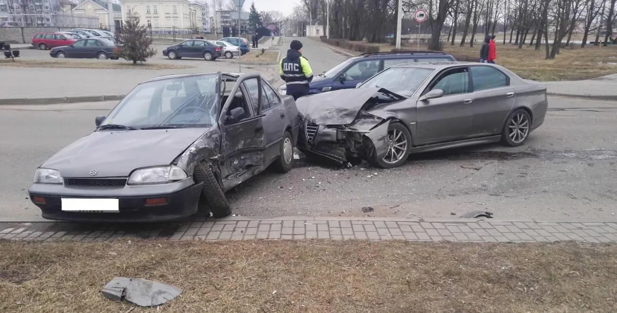 У Шчучыне 80-гадовы кіроўца ўчыніў ДТЗ і трапіў у лякарню