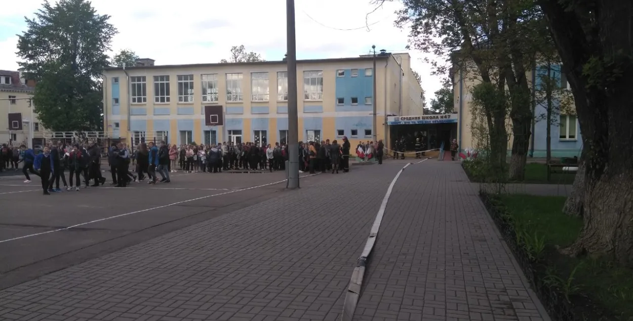 У падвале мінскай школы загарэўся ацэтон, пацярпелі два вучні 9-га класа