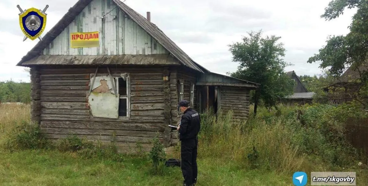 У Смалявіцкім раёне прадавалі дом са шкілетам