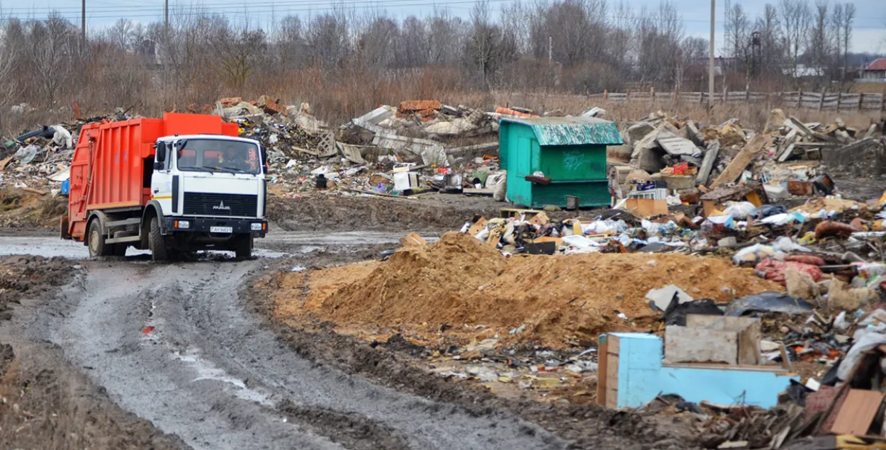 Пасля смяротнага атручвання на сметніку ў Слуцку лекары ратуюць пятага чалавека