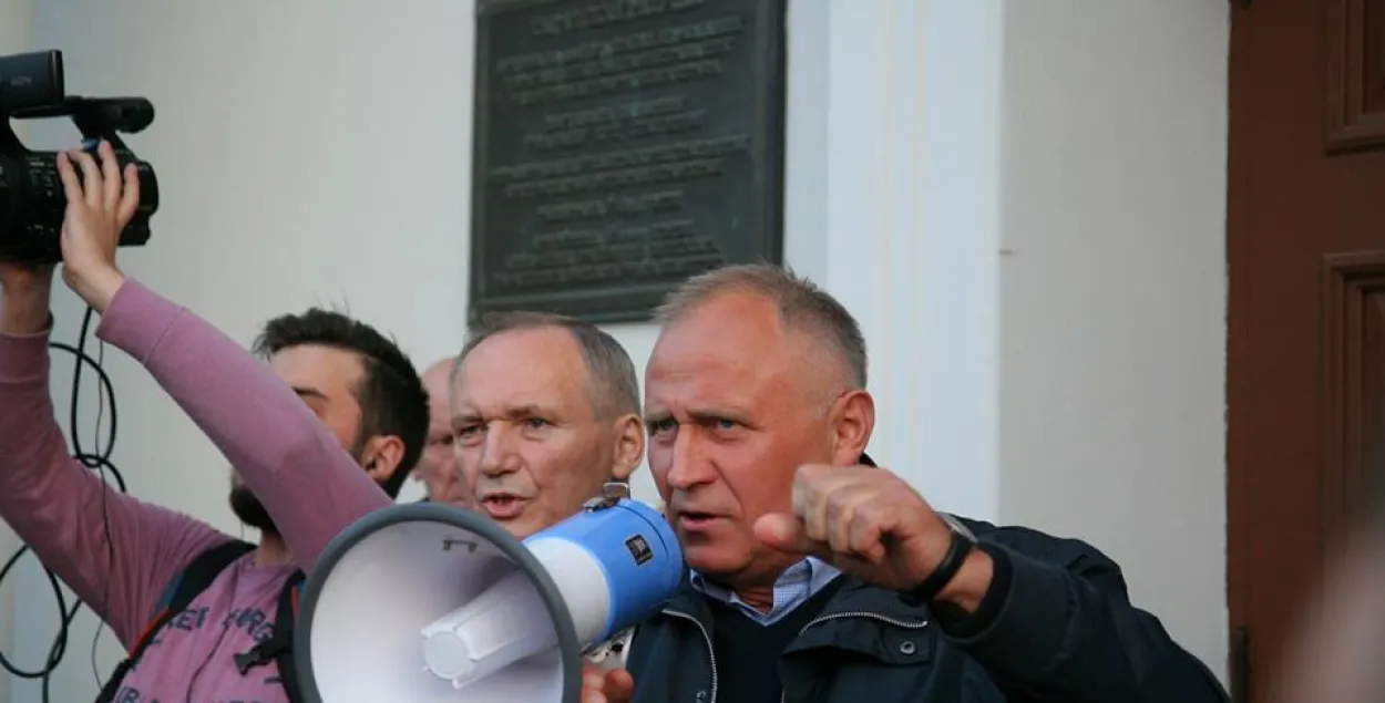 Uladzimir Nyaklyayeu and Mikalai Statkevich. Photo: Artsyom Lyava