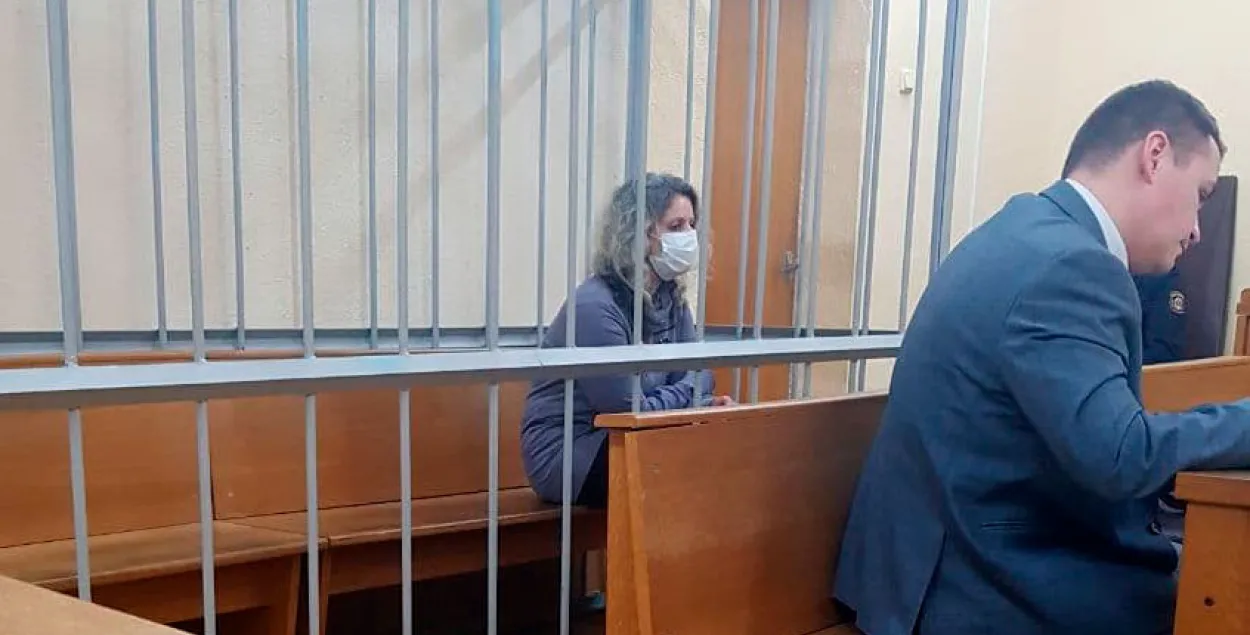 Шматдзетную маці, якая была за кратамі з верасня, асудзілі на "хатнюю хімію"