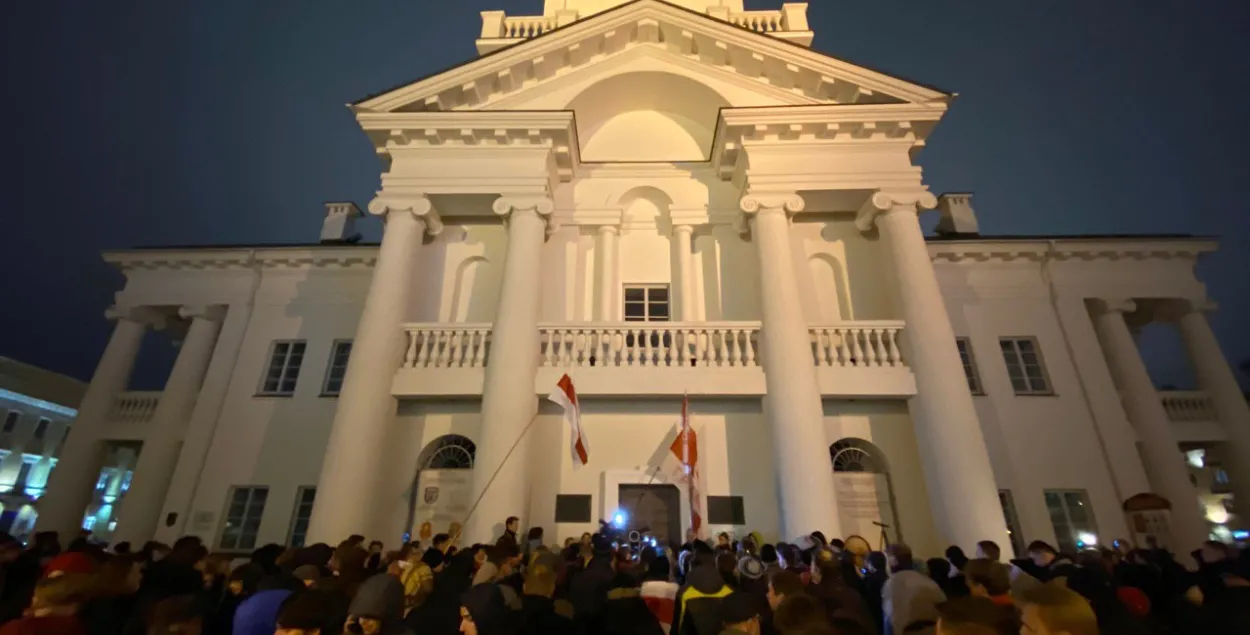 Люди у ратуши / Роман Протасевич, Еврорадио​