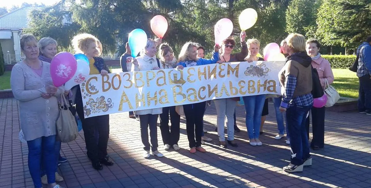 Супрацоўнікі Віцебскай птушкафабрыкі сустракаюць Шарэйку (фотафакт)