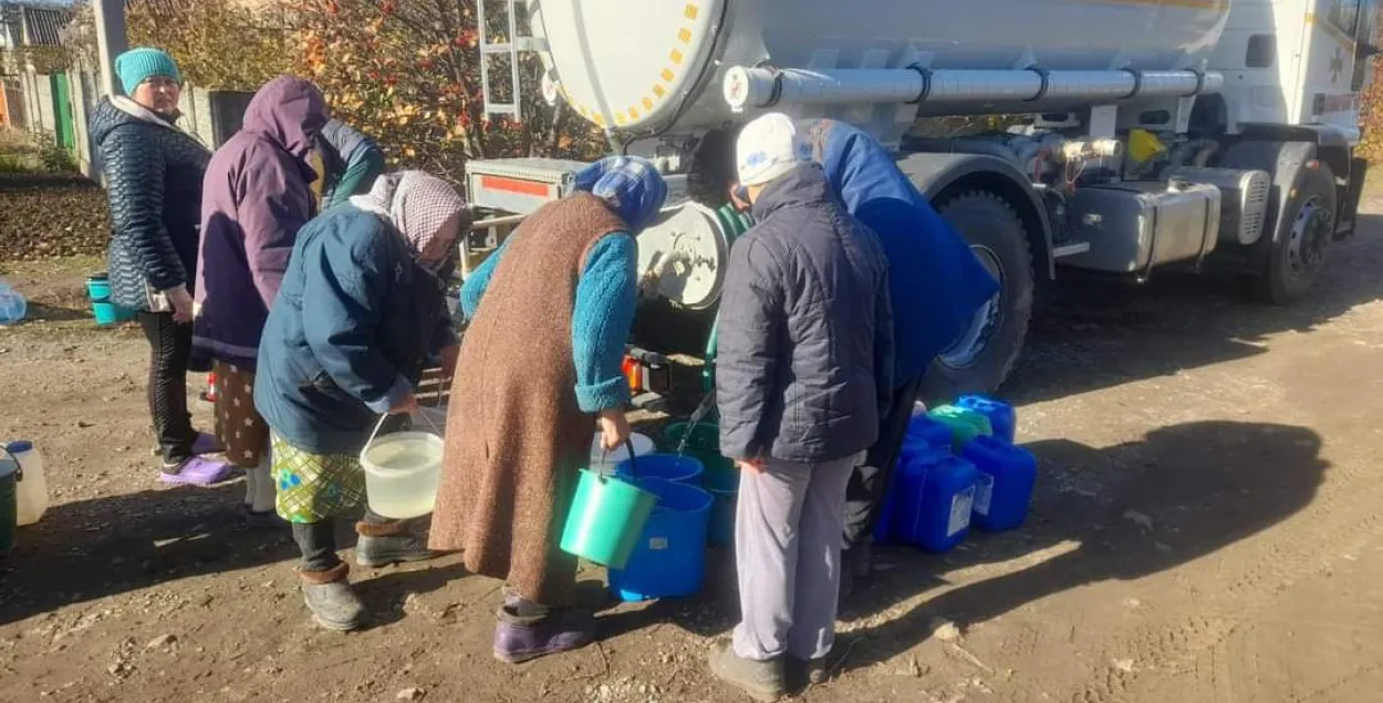 Из-за российских атак на энергообъекты жители украинских регионов остаются без света и воды /&nbsp;@dsns_telegram
