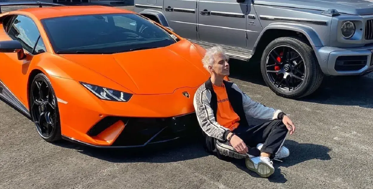 Lamborghini и Влад Бумага / vk.com