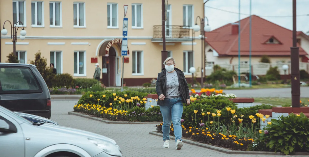 Белоруска в маске / Еврорадио