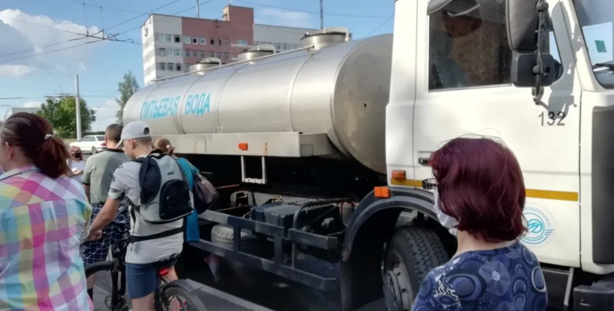 Перебои с питьевой водой в Минске
