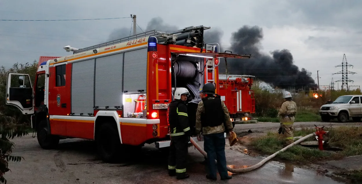 Ратавальнікі ліквідуюць пажар на Краснаярскім алюмініевым заводзе