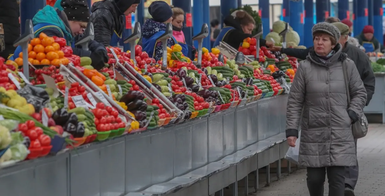 Урад пакуль не можа забяспечыць беларусаў зімой айчыннымі памідорамі
