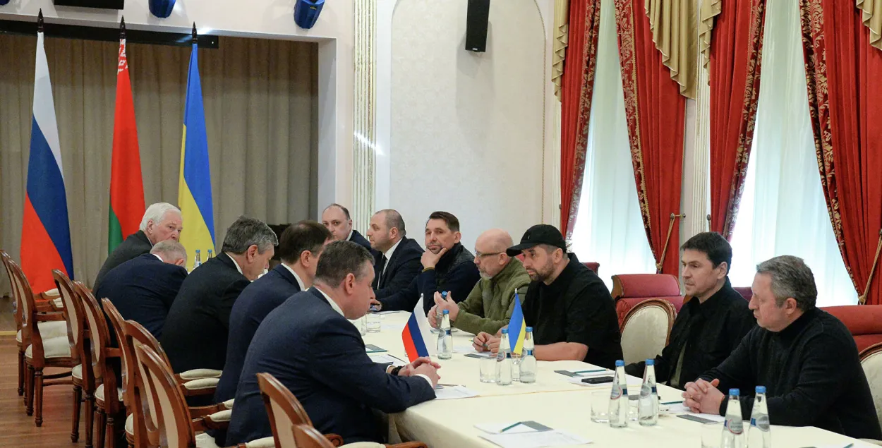 Переговоры между Россией и Украиной в Беларуси
