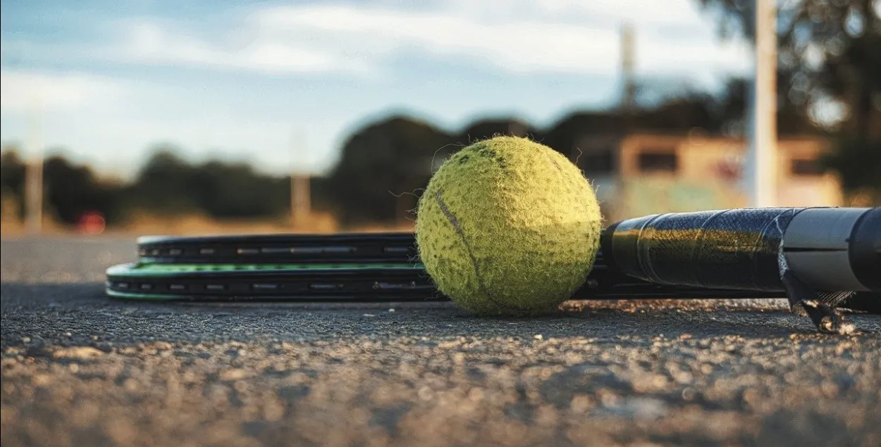 Теннис, иллюстративное фото

