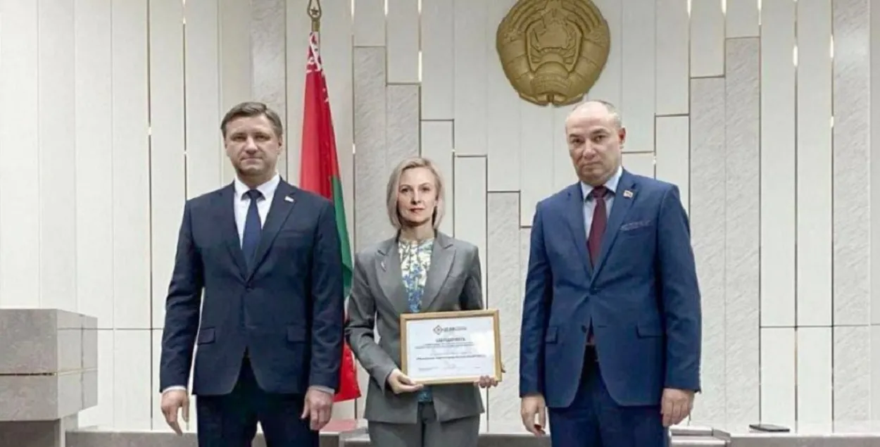 Лілія Драгель побач з міністрамі
