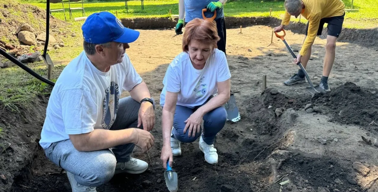 Excavations on the Menka River
