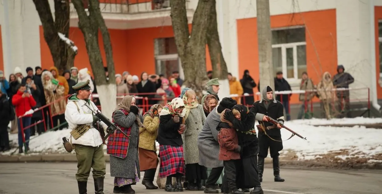 "Реконструкция геноцида"
