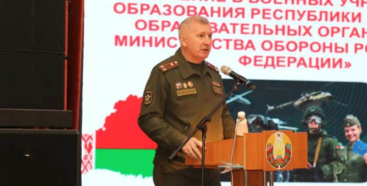 Учеба в РФ рекламировалась на большом экране
