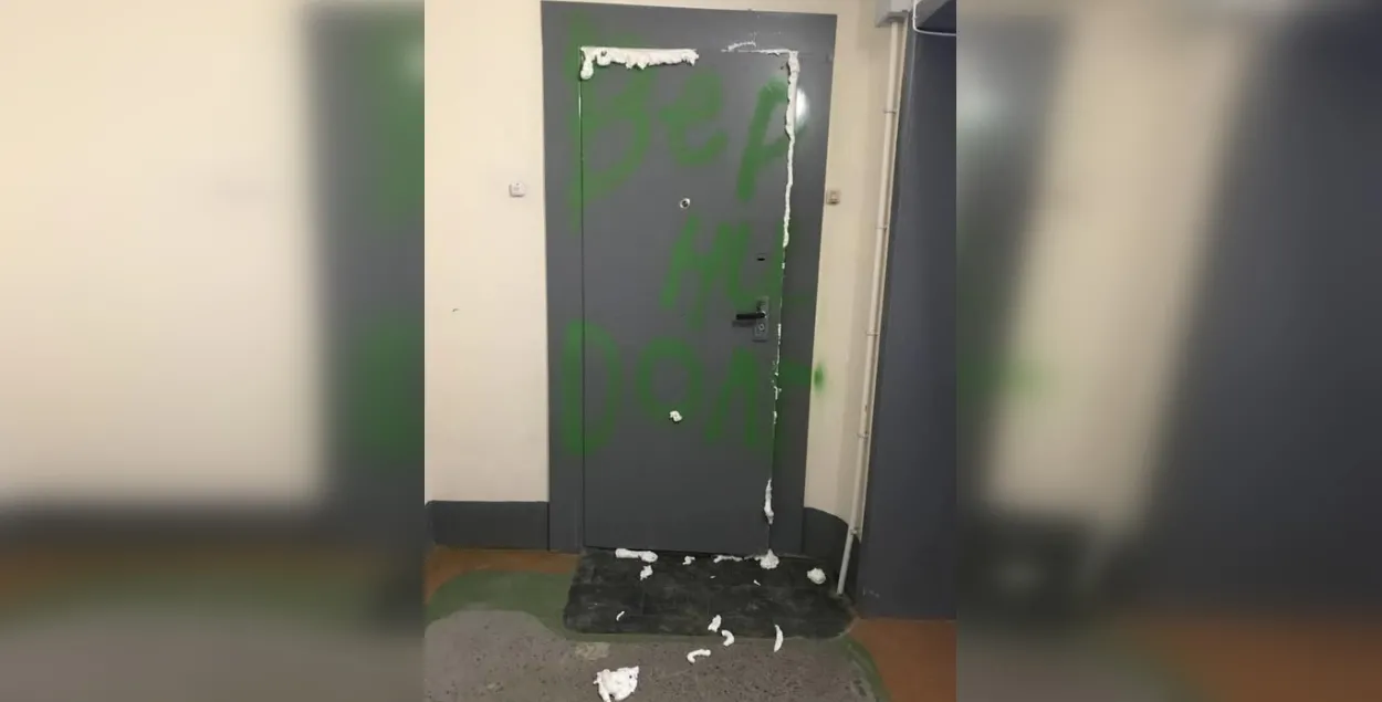 Дверь в квартиру Татьяны Ашуркевич
