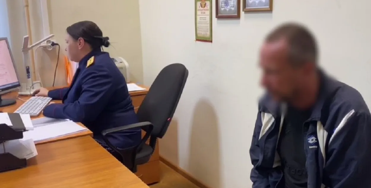 Гражданин Беларуси после задержания в Пскове
