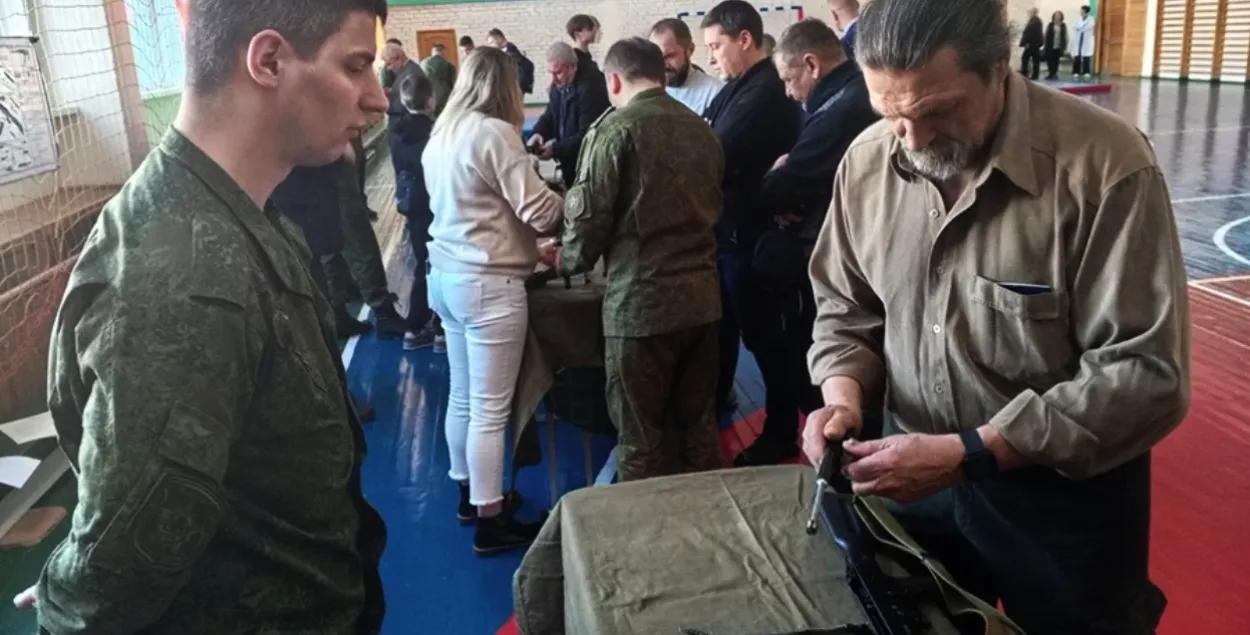 "Народное ополчение" в Минске

