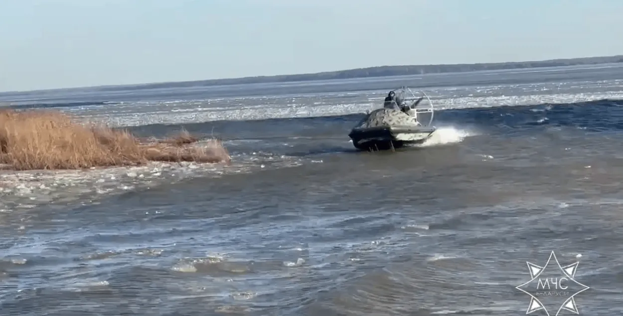 На Вилейском водохранилище сняли со льда 18 человек
