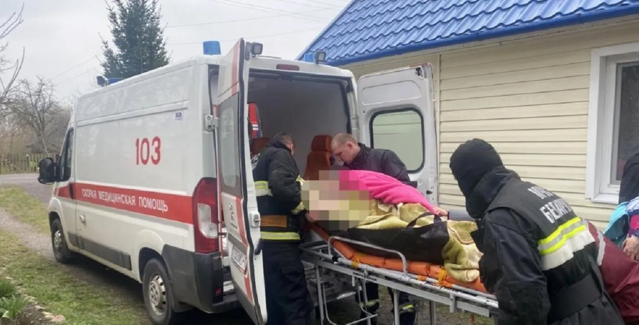 Пацярпелую перадалі медыкам
