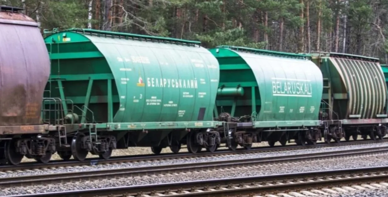 В Украине конфисковано 1545 железнодорожных вагонов
