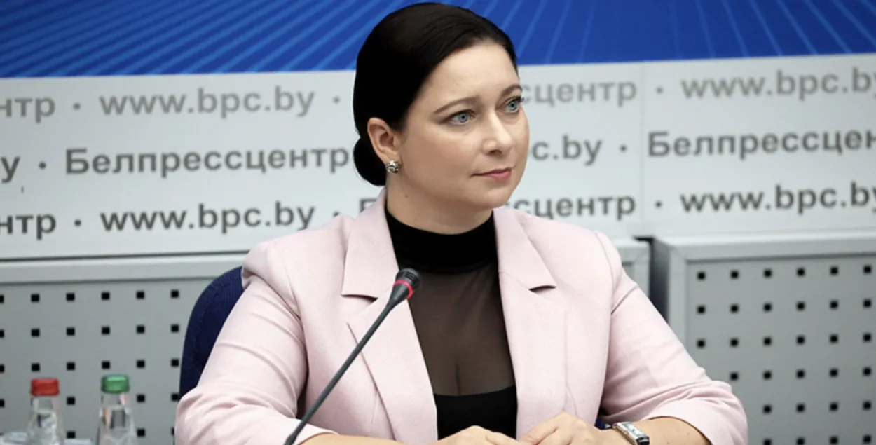 Анна Селук
