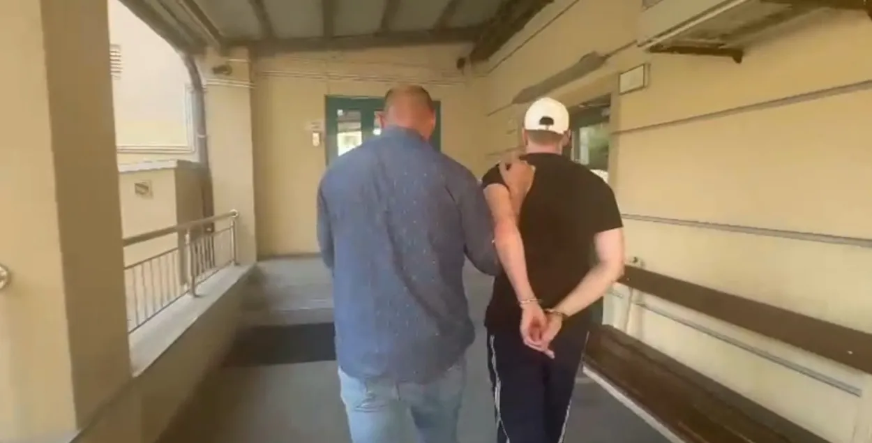 Задержанный в Варшаве белорус
