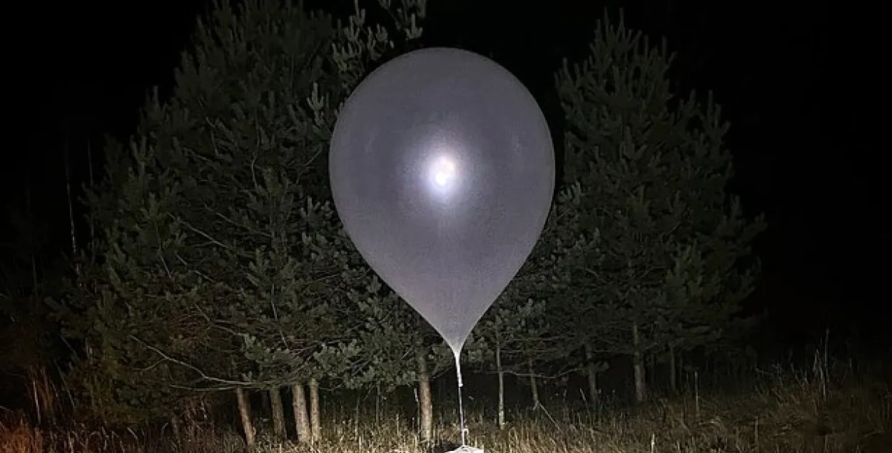 Цыгарэты, перакінутыя з дапамогай метэазонда, фота ілюстрацыйнае

