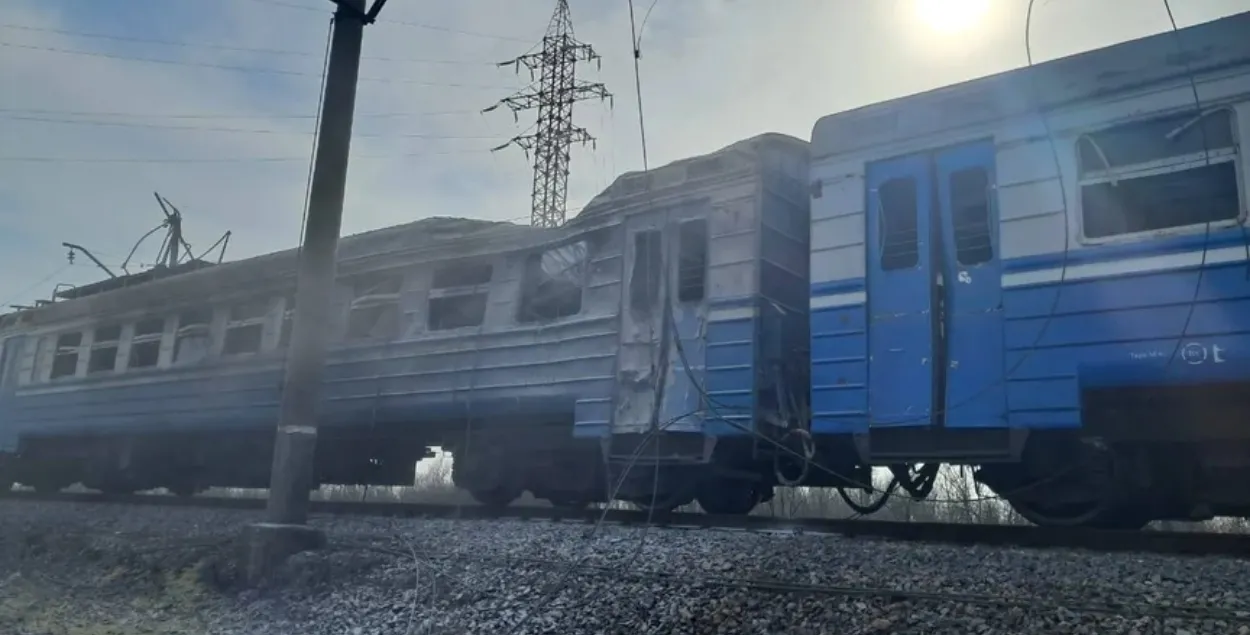 Поезд, в который попал российский дрон
