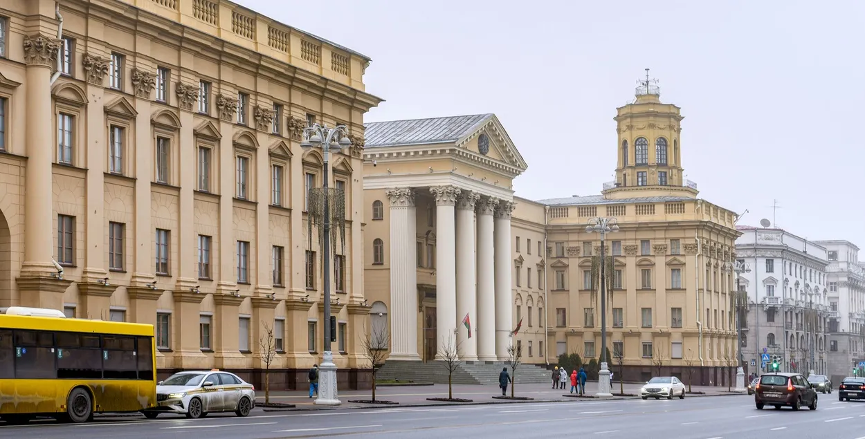 Арганізацыя BELPOL зняла фільм у трох частках пра шпіёнскую дзейнасць у МЗС Беларусі.

