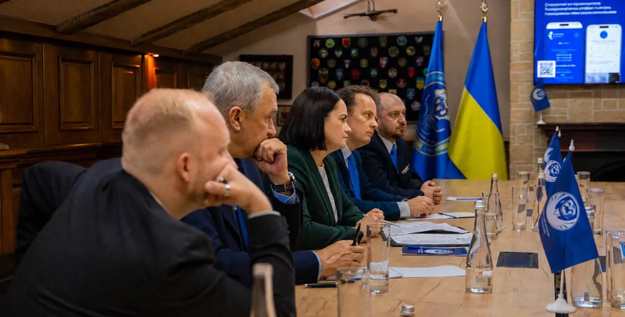 Беларуская дэлегацыя падчас перамоваў у Кіеве
